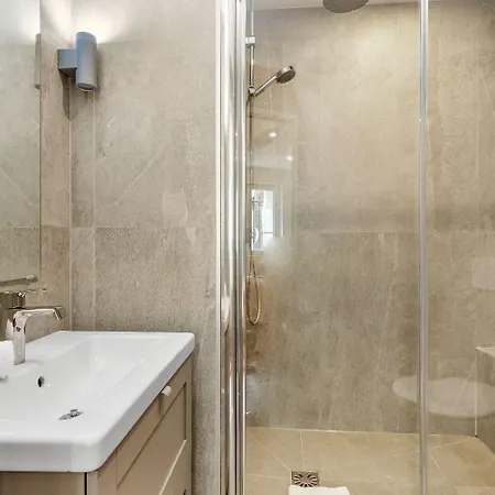 Bnbnova - 1br - Champs-elysees & Arc De Triomphe Appartement *